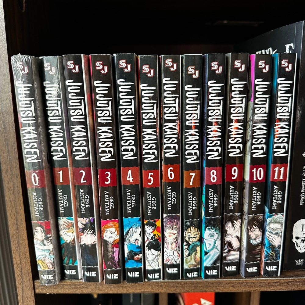 Jujutsu Kaisen Manga Volumes 0–11 - Black & Red Spines